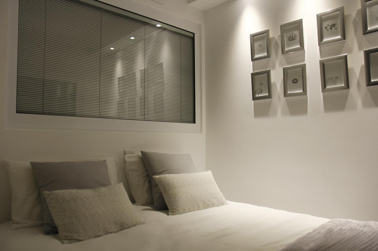The White Pearl Suite - Beach Front City Centre With Sea View. Limassol Exterior photo